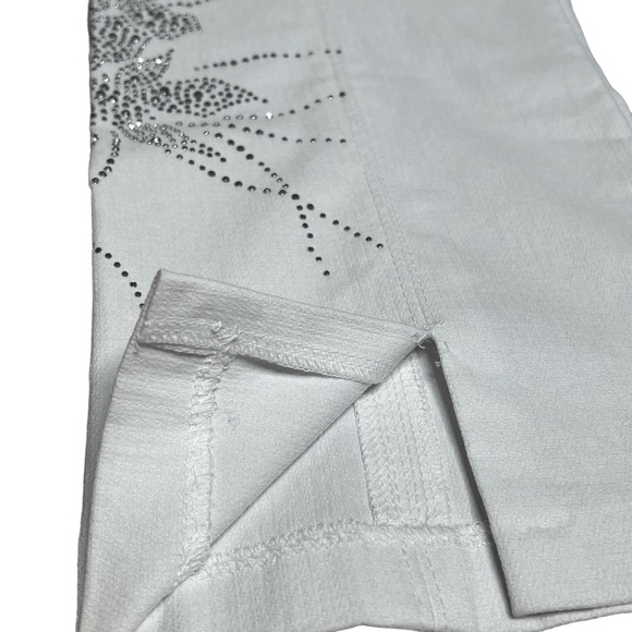 NWOT KAVELI Silver Floral Embellishments Front Slit White Ankle Pants Size 14 - Picture 4 of 16
